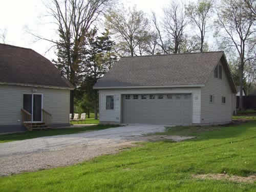 This is a garage that was constructed in Raymond, Iowa
